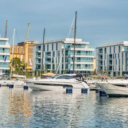 Nabrzeze Yacht Park, Sun & Snow Гдыня
