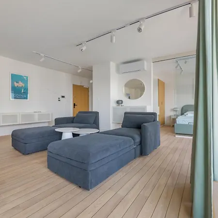 Nabrzeze Yacht Park, Sun & Snow *