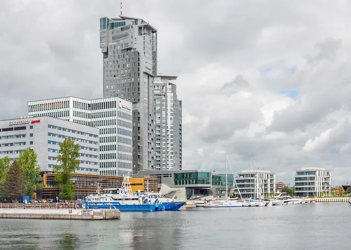 Nabrzeze Yacht Park, Sun & Snow * Gdynia