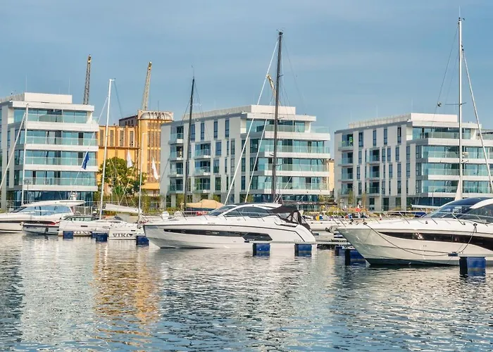 Nabrzeze Yacht Park, Sun & Snow Gdynia