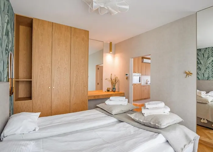 Nabrzeze Yacht Park, Sun & Snow *