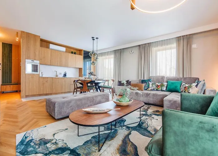 Nabrzeze Yacht Park, Sun & Snow *