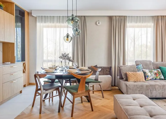 Nabrzeze Yacht Park, Sun & Snow *