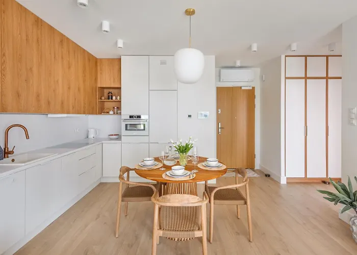 Nabrzeze Yacht Park, Sun & Snow *