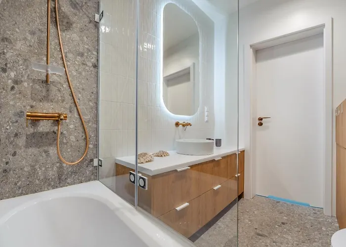 Nabrzeze Yacht Park, Sun & Snow