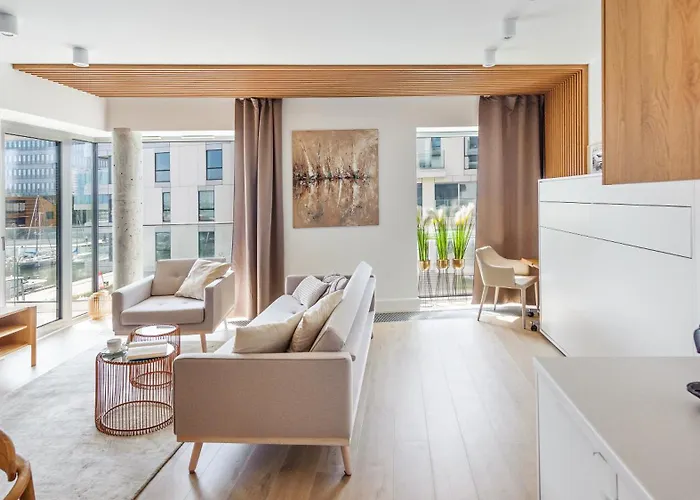 Nabrzeze Yacht Park, Sun & Snow *